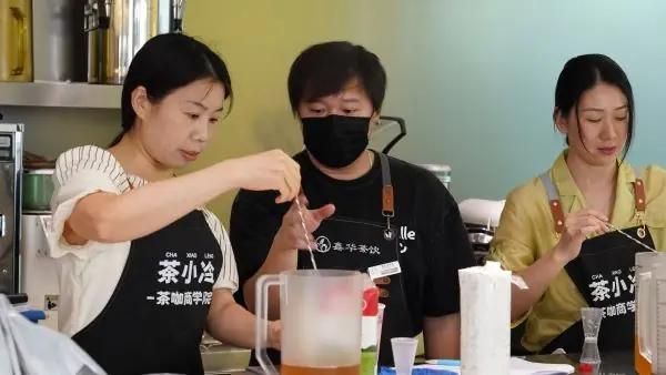 往期学员培训合影 — 茶小冷茶饮培训学院
