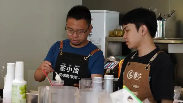 往期学员培训合影 — 茶小冷茶饮培训学院