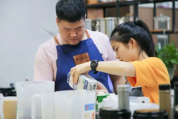 往期学员培训合影 — 茶小冷茶饮培训学院