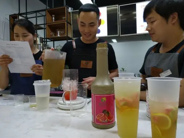 往期学员培训合影 — 茶小冷茶饮培训学院